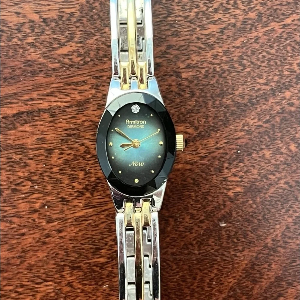 Armitron Now Diamond Women’s Watch NOT WORKING